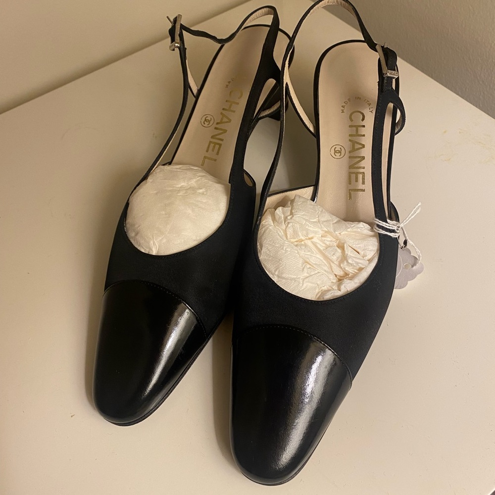 COPY - Classic vintage Chanel pump 7.5